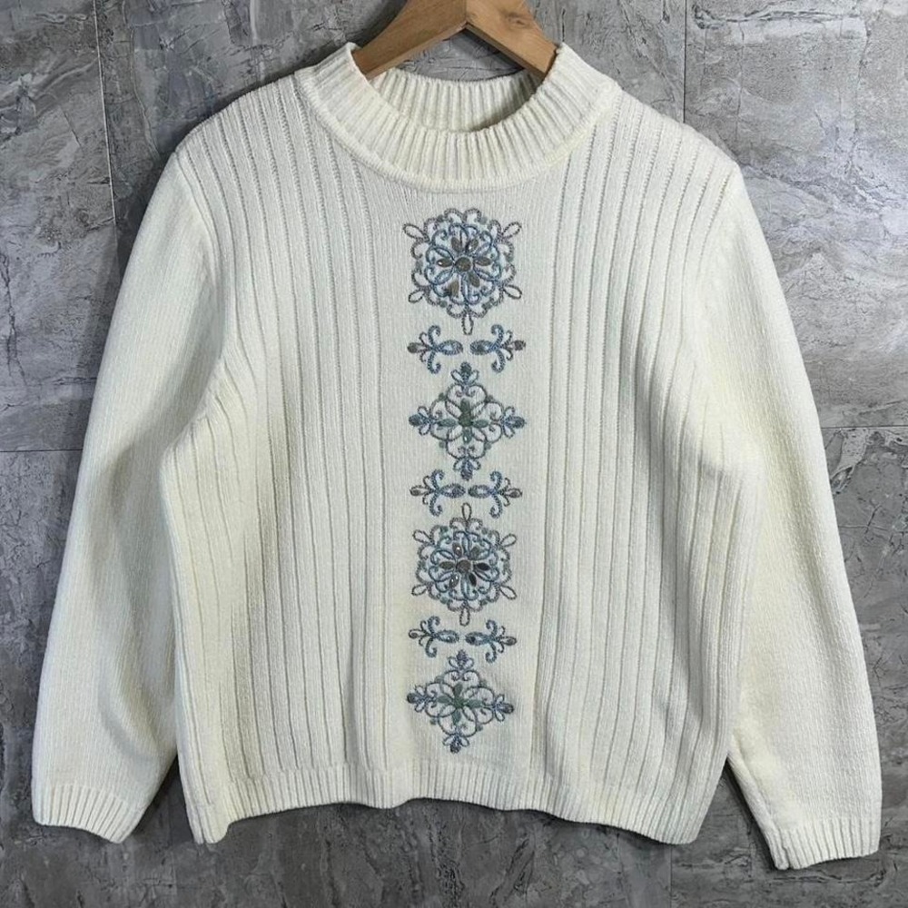 Alfred Dunner 100% acrylic‎ Cream & blue snowflake embroidered sweater women's S